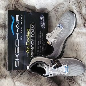 Skechers mens skech-air sneakers sz12. NIB
